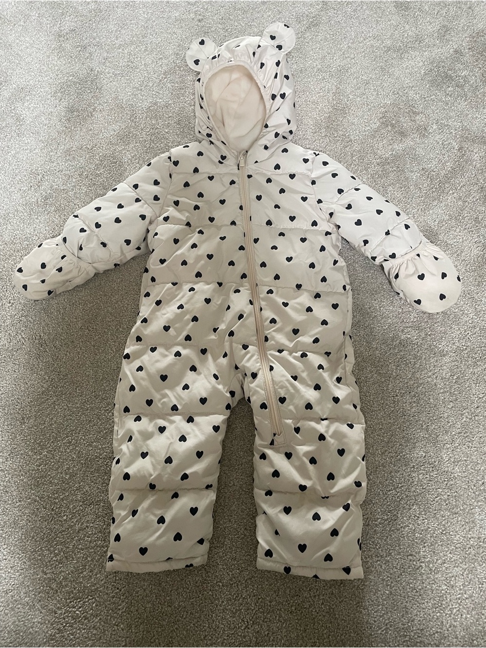 Old Navy Cream Heart-Print Hooded Baby Bunting